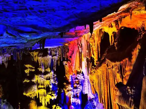 9.20应"华夏保险公司"之邀去北京房山区石花洞一游.