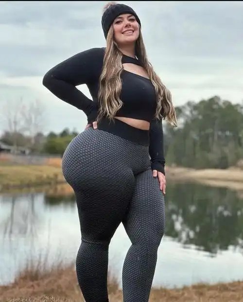 超级大码网红,惊人臀部叹为观止,bbw