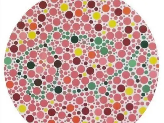 色盲的意思是说没有办法分辨出自然光下的颜色.