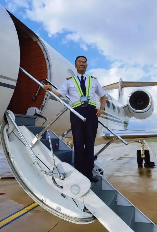 一路豪歌向天涯——刘清贵机长专访_民航资源网