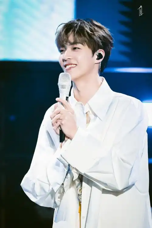 陈立农六周年给粉丝唱生日歌##陈立农0406出道六周年