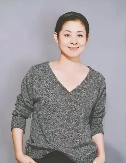 回顾王文澜与倪萍离婚弃生病儿子被骂18年今70岁一人生活