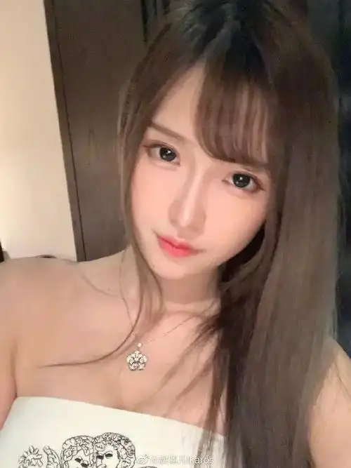 【豆妹爱bb】腐团儿最新自拍,好看就完事了!