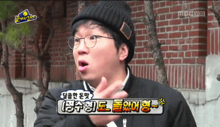 国外电影白人男女韩国街头电视采访gif动图_动态图_表情包下载_soogif