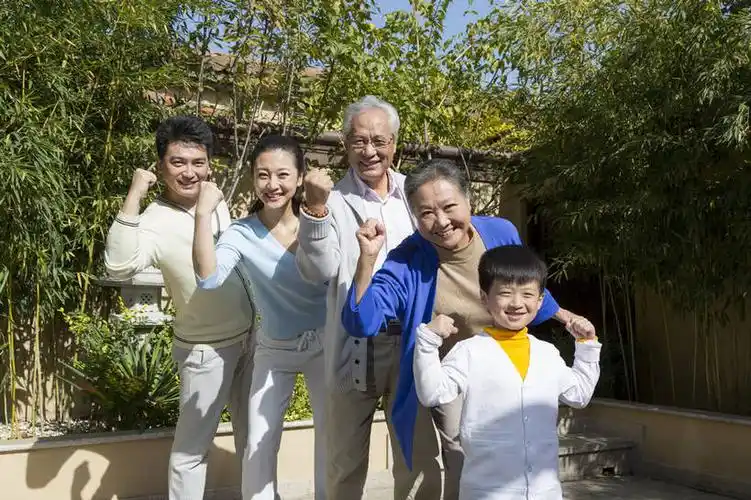 东方人,婴儿,儿童,中年人,老年人,家庭,夫妻,母亲,父亲,儿子,三代同堂