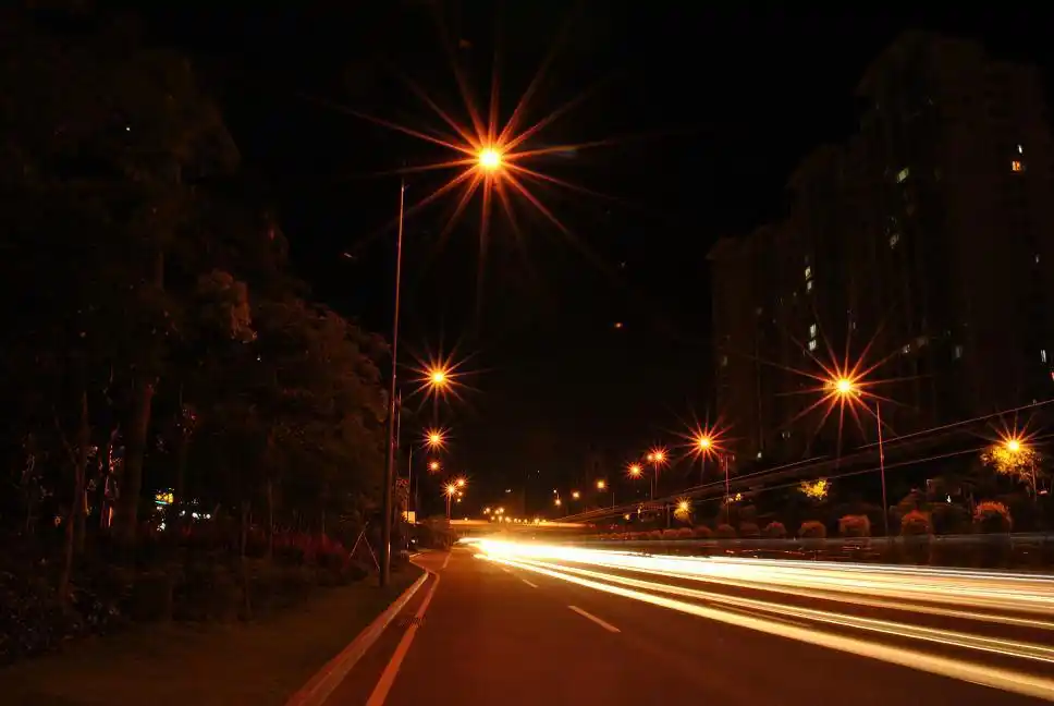 路灯夜晚唯美图片