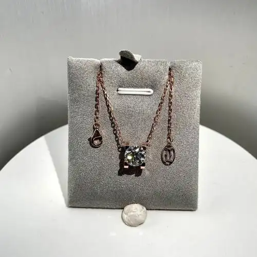 不会像方爪那样子生硬#钻石项链  #项链  #牛头项链  #卡地亚牛头项链