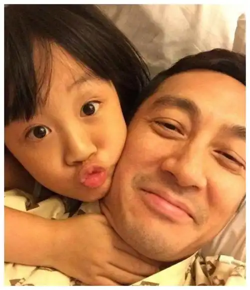 最美星二代!吴启华12岁女儿近照,大眼小脸气质清纯比多多好看