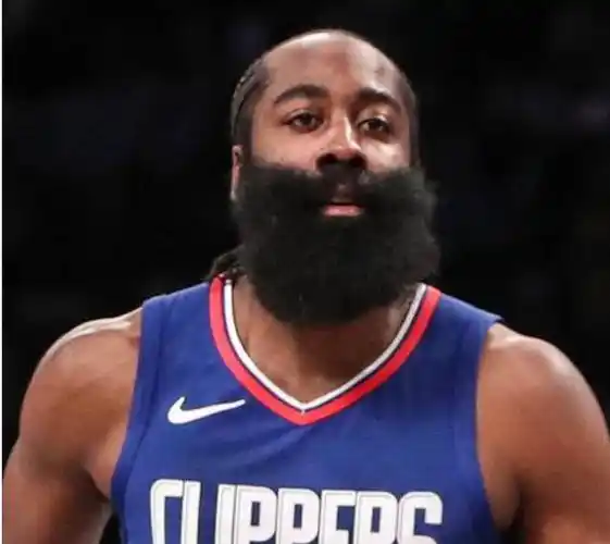 詹姆斯·哈登成为全联盟瞩目焦点,湖人和凯尔特人竞逐中