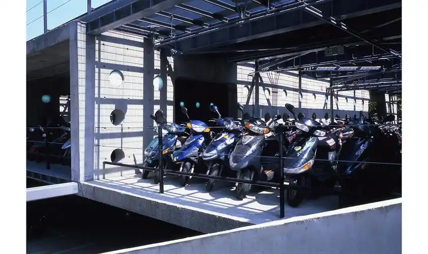 交通大学非机动车停车棚立体化改建