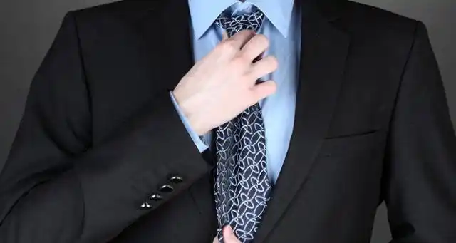 西装袖子多长合适