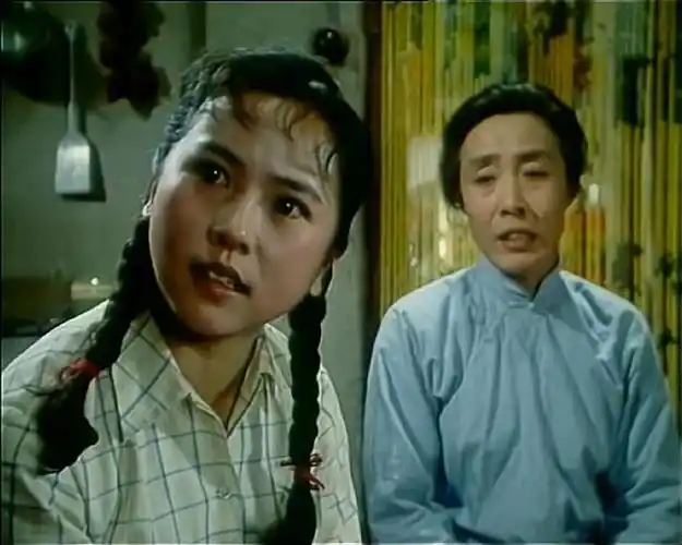 难忘老电影《喜盈门》八明星 王玉梅经典 温玉娟柔美 而他太英俊