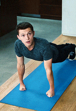 小蜘蛛侠荷兰弟脱衣被偷拍网友狼狗身材奶狗脸这还是以前的蜘蛛侠么