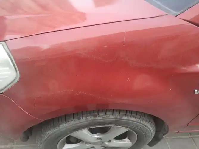 打了硬蜡好几次出现车漆氧化成这样了麻烦问问大师怎么才能去除掉