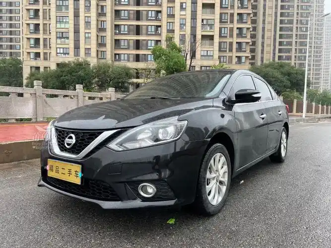 出售18年日产轩逸车况原版全款83