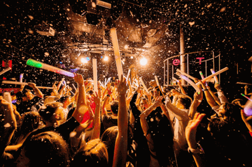 帖子   威威酒吧开业福利将本文转发至朋友圈配文字"淮阳以后可以蹦迪