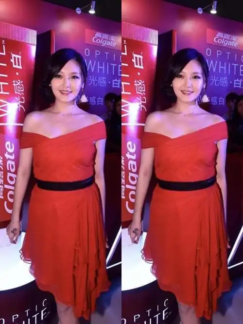 大s就算有点肉也很好看身穿红裙风情万种生图看着也不油腻