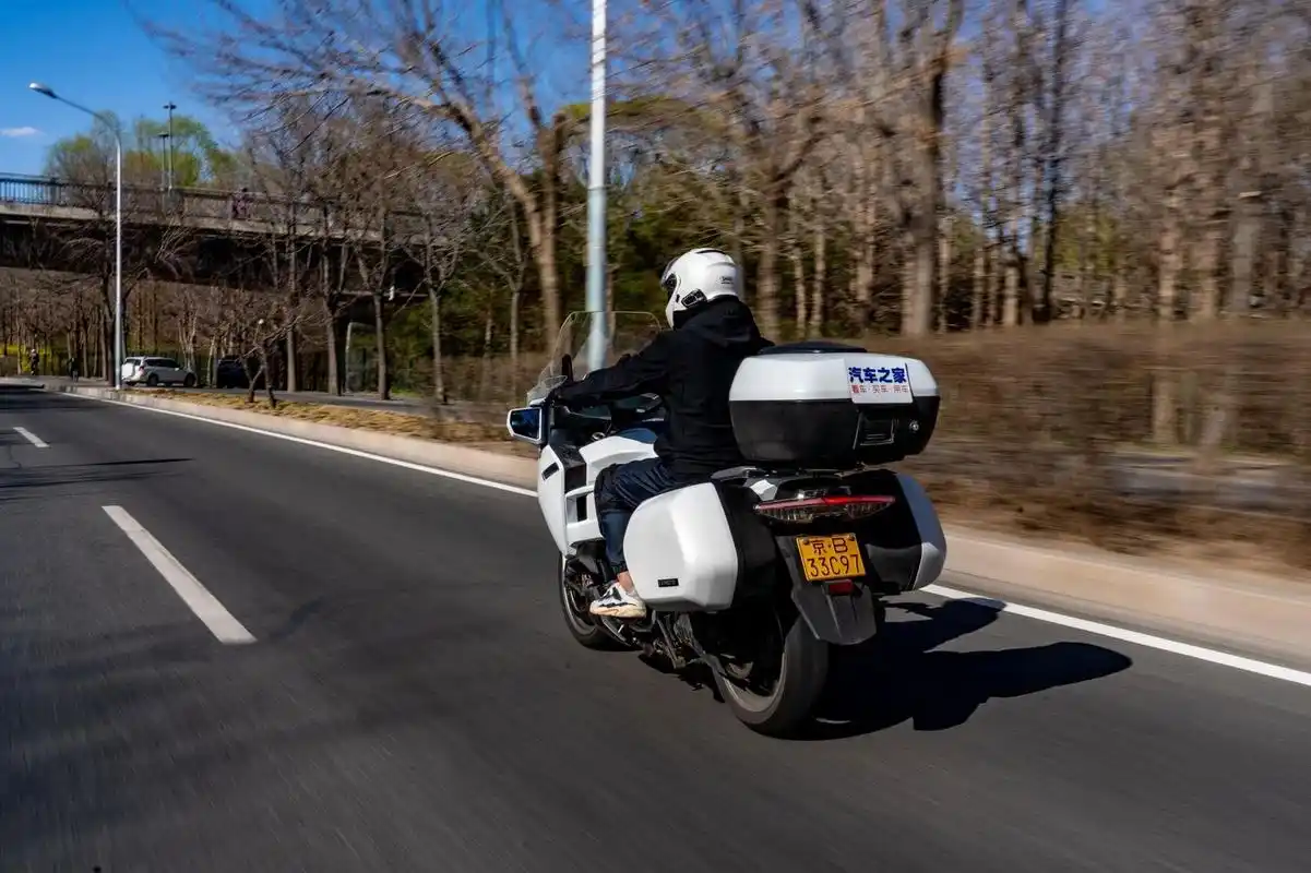 春风1250tr-g 中国品牌旗舰公升级gt休旅车,首款国产公升级警用摩托车