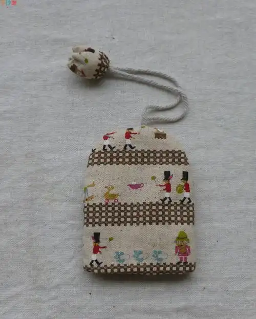 手工的亚麻布可爱钥匙包作品图赏