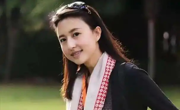 唱摇滚,带货直播,娶残疾妻子,从央视离职后,主持人们近况各异