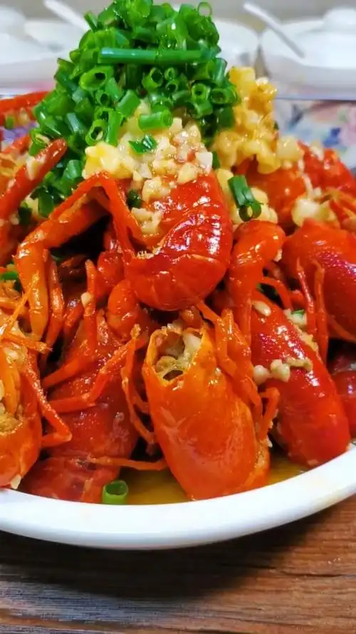 美食#馋到流口水的蒜蓉小龙虾做法