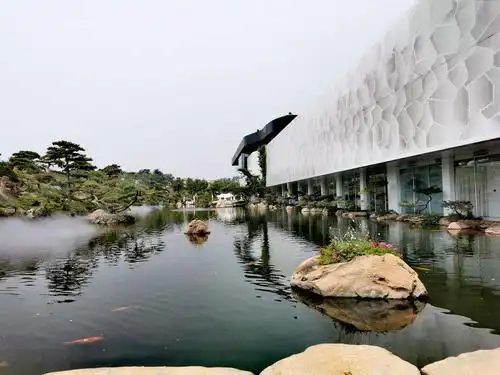 走进罗红摄影艺术馆(1)