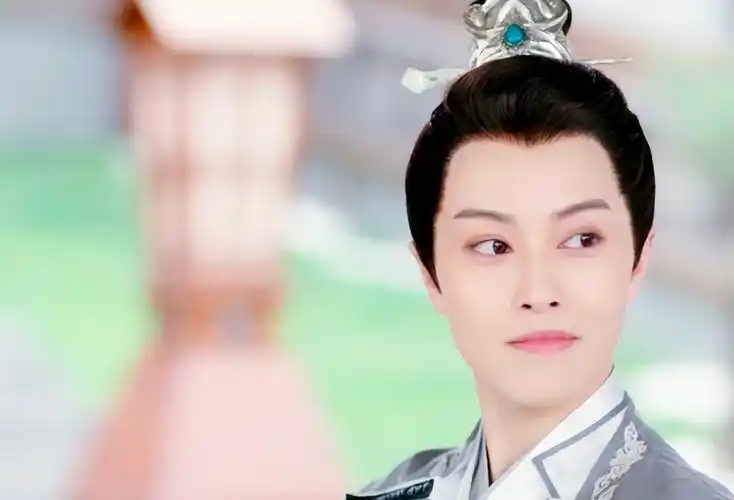 别再糊弄观众了!同样是女扮男装,这几位女明星才是真的尊重观众