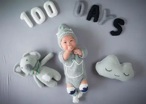 宝宝百天照,业余妈妈纯手机就可以拍摄