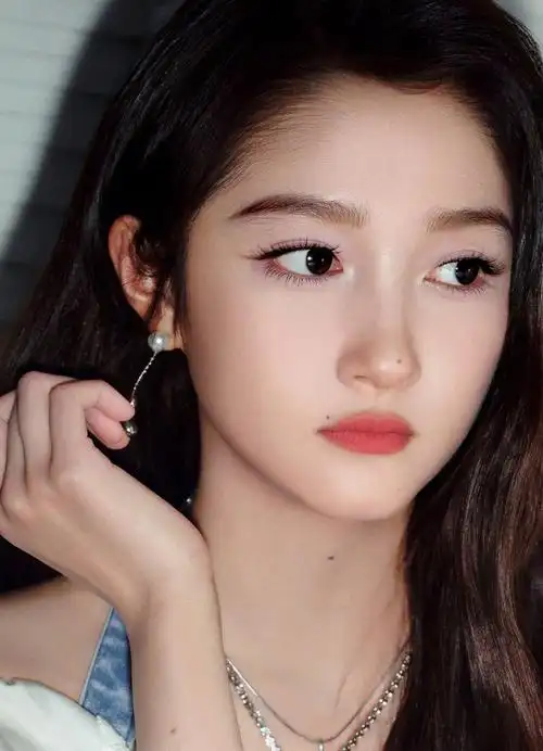 女大即视感满满  #关晓彤牛仔裙