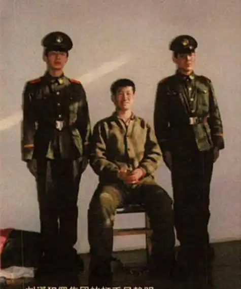 原创掌掴香港明星枪击派出所长辽北著名狠人刘涌的发家史