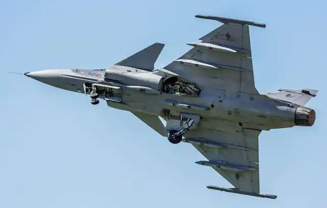 很长一段时间以来,我国战斗机的发展一直都处于受制于人的状态.