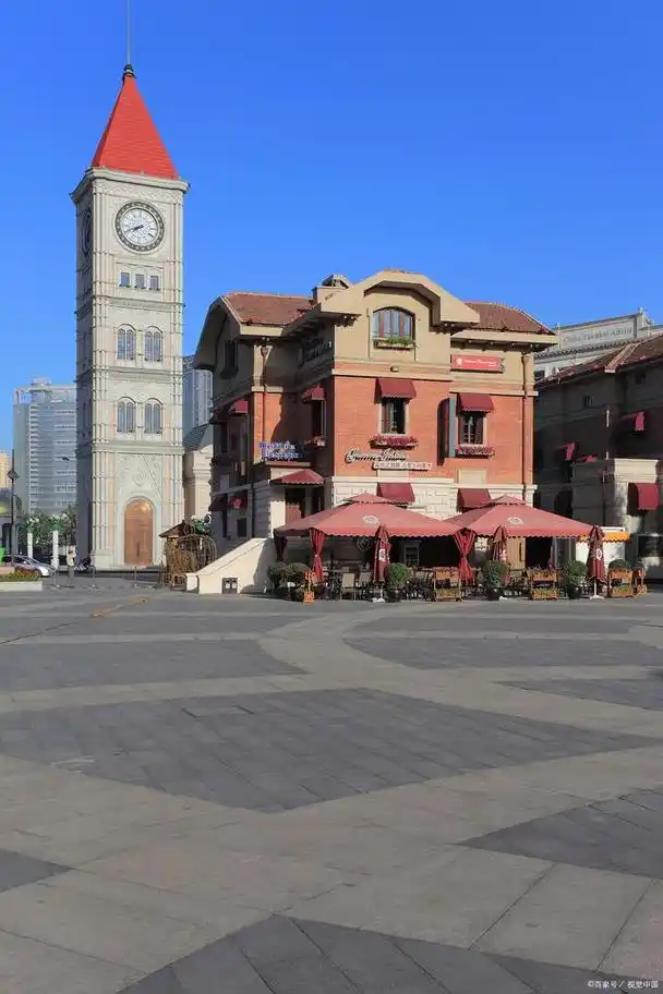 天津意大利风情街是一条仿意大利风格的步行街,位于天津市河北区的