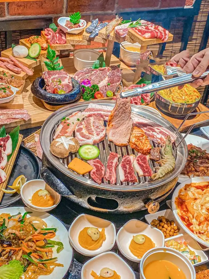 吃自助烤肉,店家一般都会提供水果.