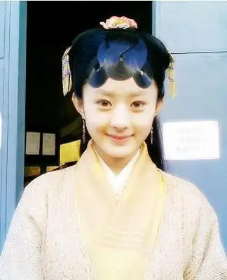 图赵丽颖新红楼梦剧照欣赏走心演绎人淡如菊的少女邢岫烟