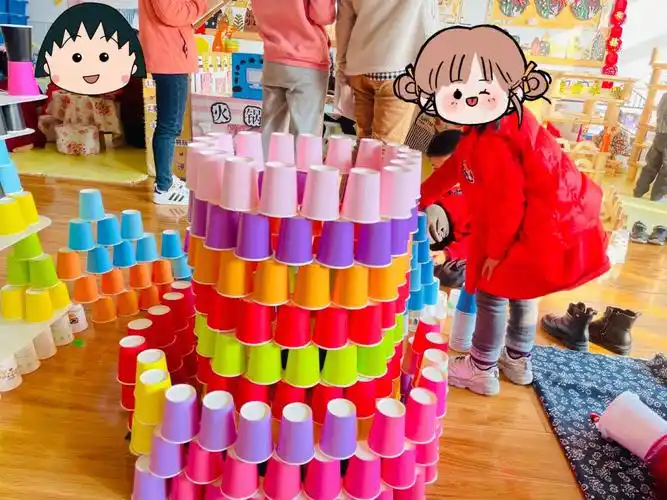 幼儿园纸杯搭建