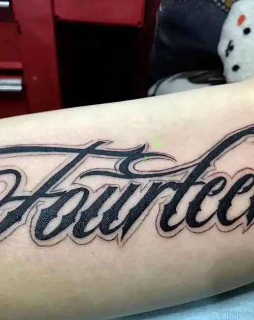 英文纹身图片_手臂手部花体字纹身图案