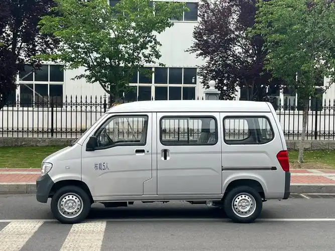 七座五菱宏光新车报价