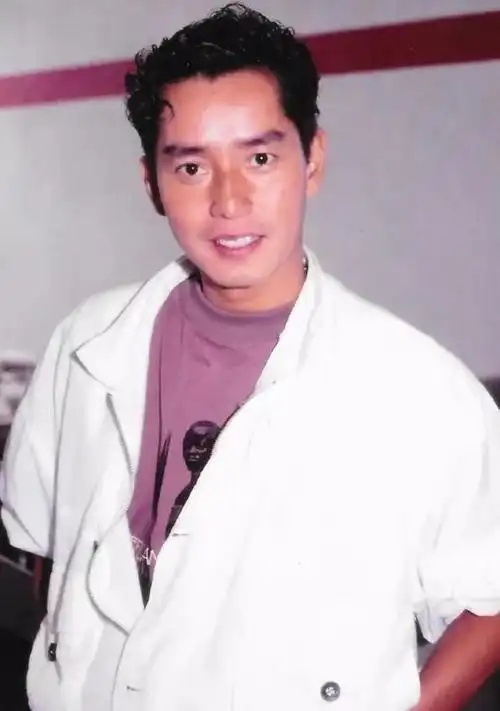 为花心的谭咏麟一生未嫁林楚萍的追星路让人感动