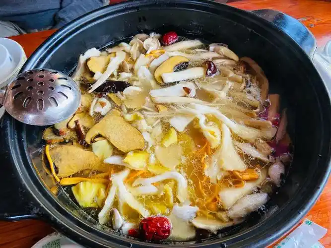云南怎么能少得了菌子火锅