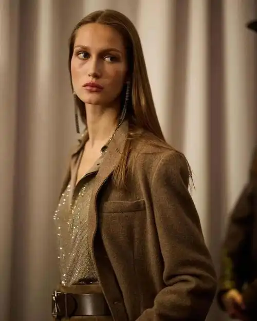 就借着他新一季的女装秀来聊聊ralph lauren女装的这种timeless哲学