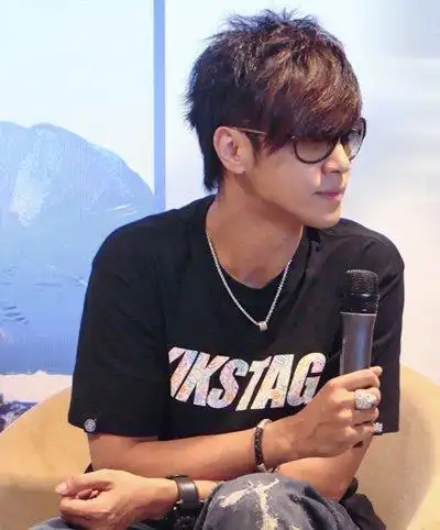 罗志祥罗生门发型