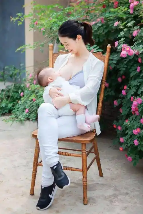 唯美哺乳艺术照外拍实用攻略