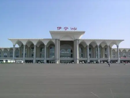 伊宁火车站的建筑结构