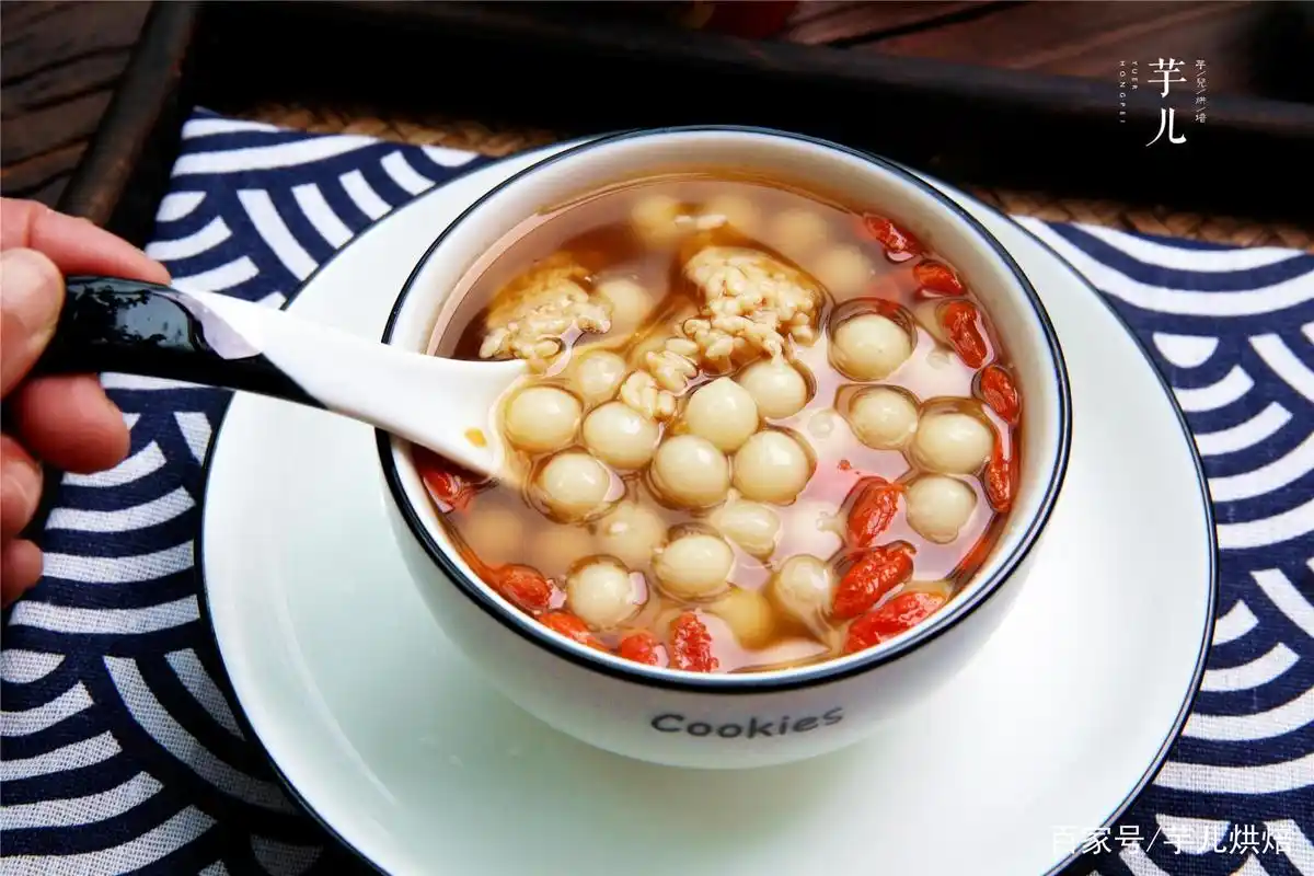 红糖酒酿小丸子,简单美味,喝一碗暖身又暖胃!冬天,女人要常吃