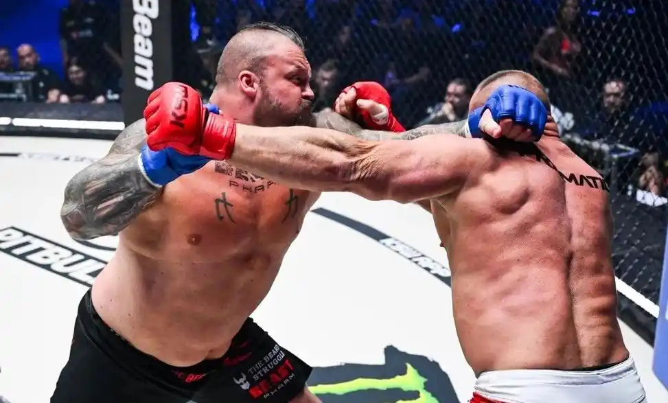 英国大力士霍尔秒杀ko波兰大力神马瑞斯