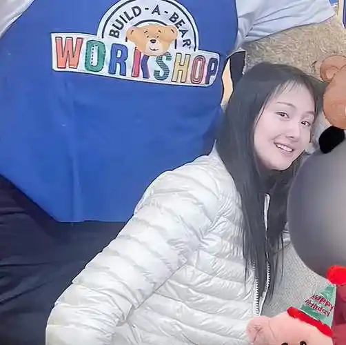 郑爽近照曝光大变样财产清零公司注销发文回应不欠任何人