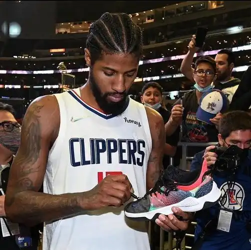 那天英语考试忘了丝滑怎么写于是我写了paulgeorge保罗乔治精美头像