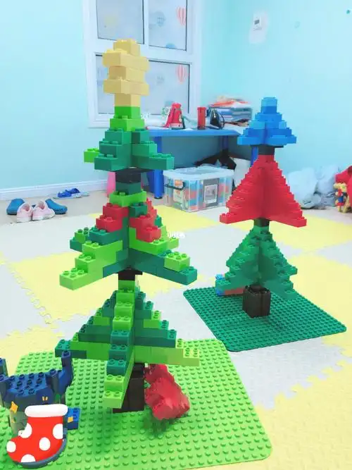 乐高大颗粒搭建圣诞树