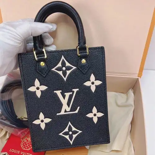 petit sac plat 黑色牛皮 mini琴谱包斜挎包手提包#lv托特  #lv购物袋
