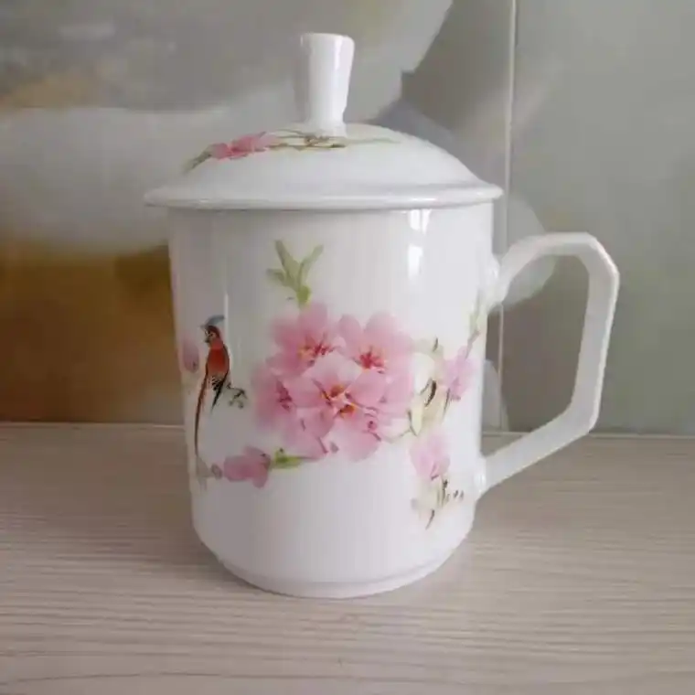 景德镇粉彩手绘水点桃花图案杯子 - 抖音
